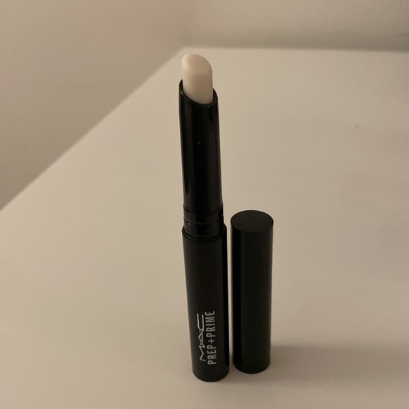 Mac lip bundle, brand new, unused, lipsticks, lipgloss, liquid lip colours - Picture 6 of 6